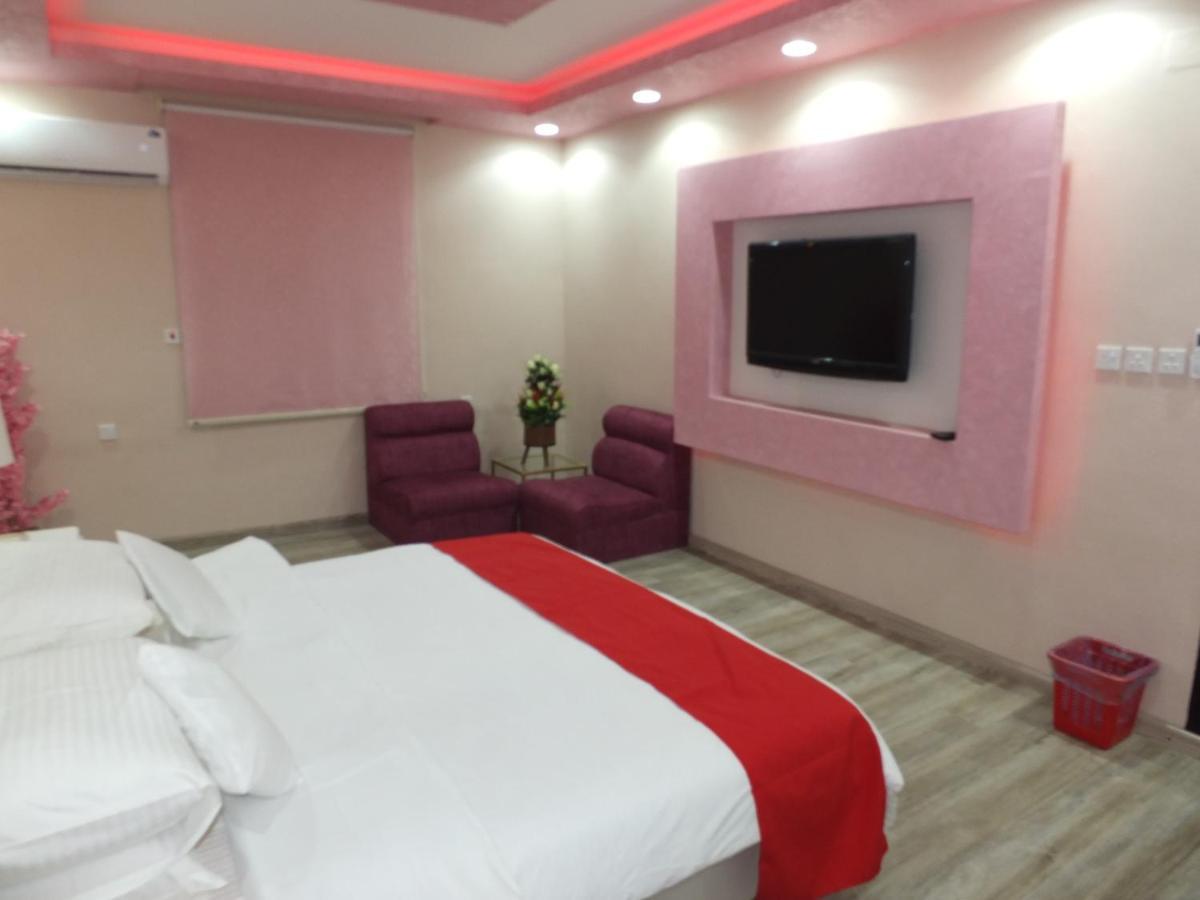 فندق ادوماتو Adomato Hotel Dawmat al-Jandal Экстерьер фото